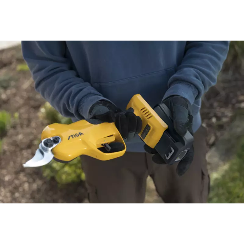 SC100eKit_257022001ST1_amb13_ecommerce